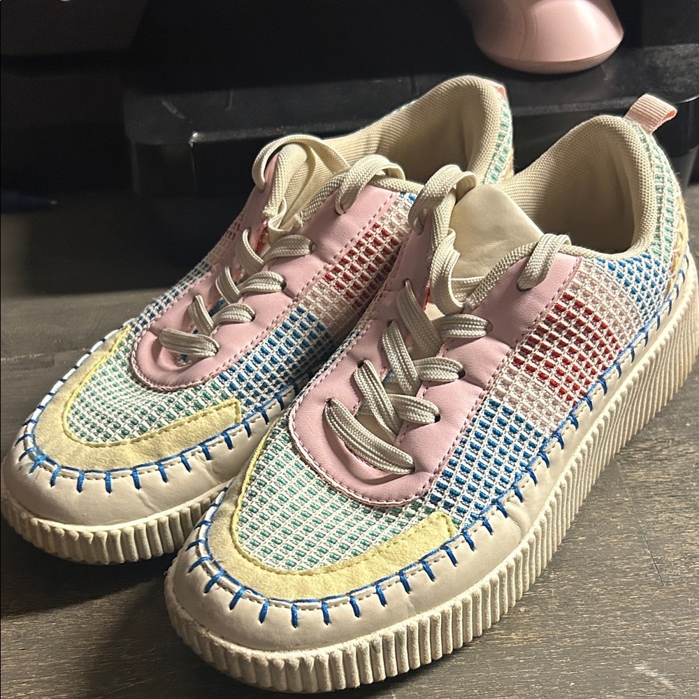 LA SHEELAH CROCHETED PATCHWORK INSPIRED MULTICOLOR FASHION SNEAKERS SZ 8.5‎